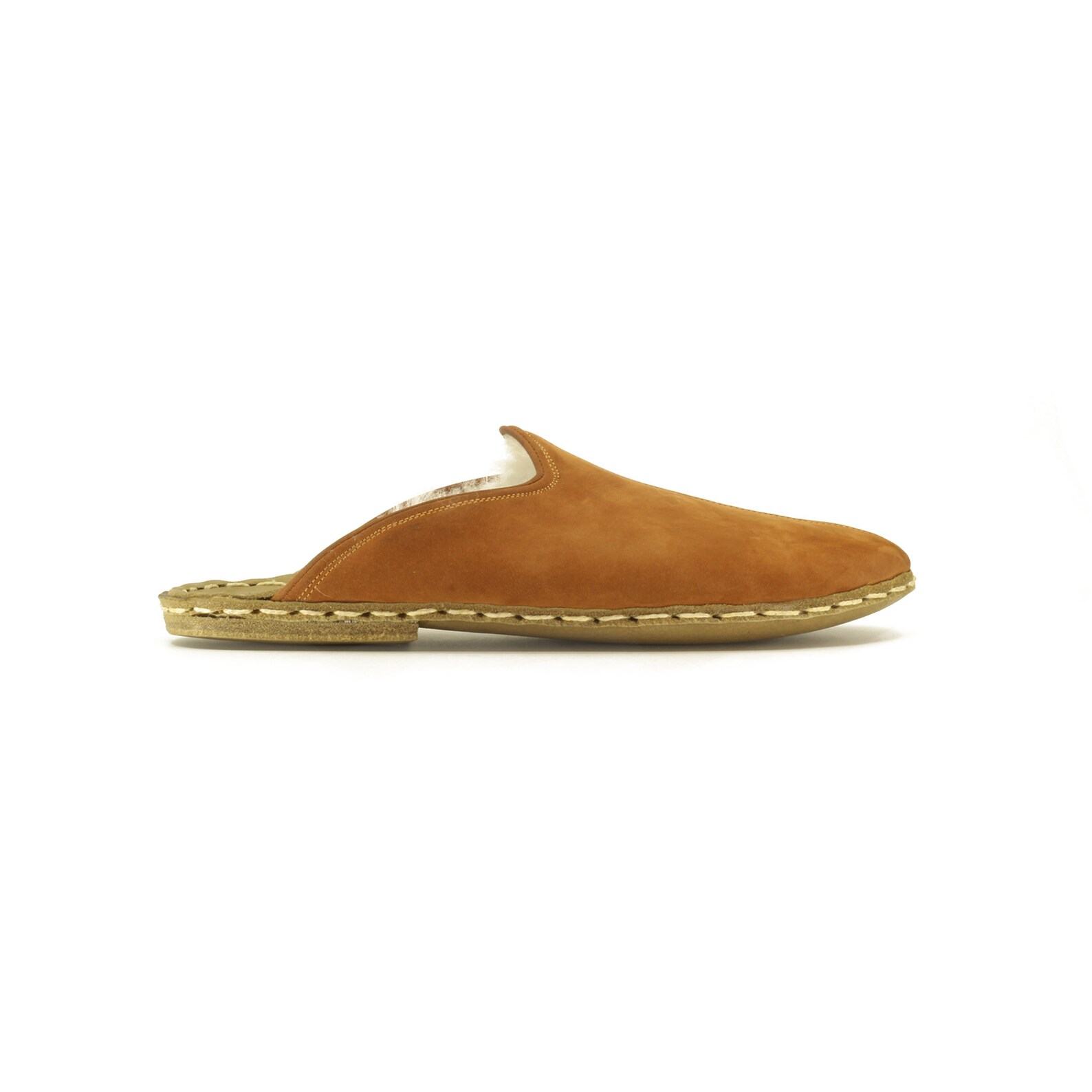 Luxuriously Warm & Organic Leather House Slippers – The Perfect Fluffy Present for Her