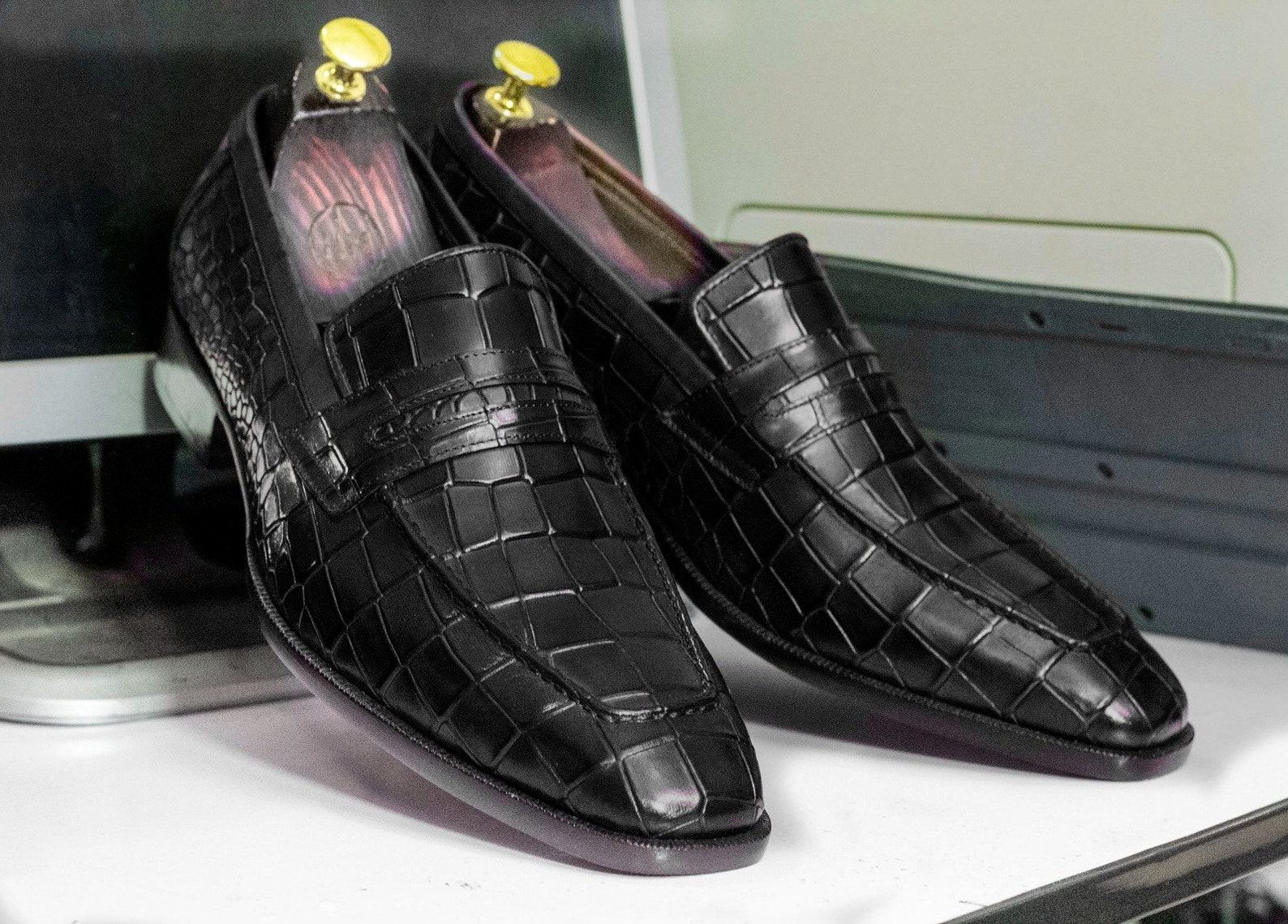 Luxury Hand-Painted Alligator Texture Leather Loafers – Square Toe Slip-Ons for Men - Image 5