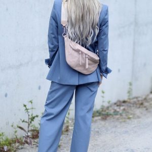 Maxi Leather Crossbody Bag Elevate Your Style with Versatility and Comfort