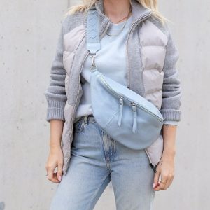 Maxi Leather Crossbody Bag Elevate Your Style with Versatility and Comfort