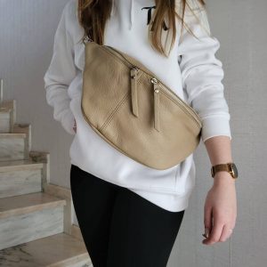 Maxi Leather Crossbody Bag Elevate Your Style with Versatility and Comfort