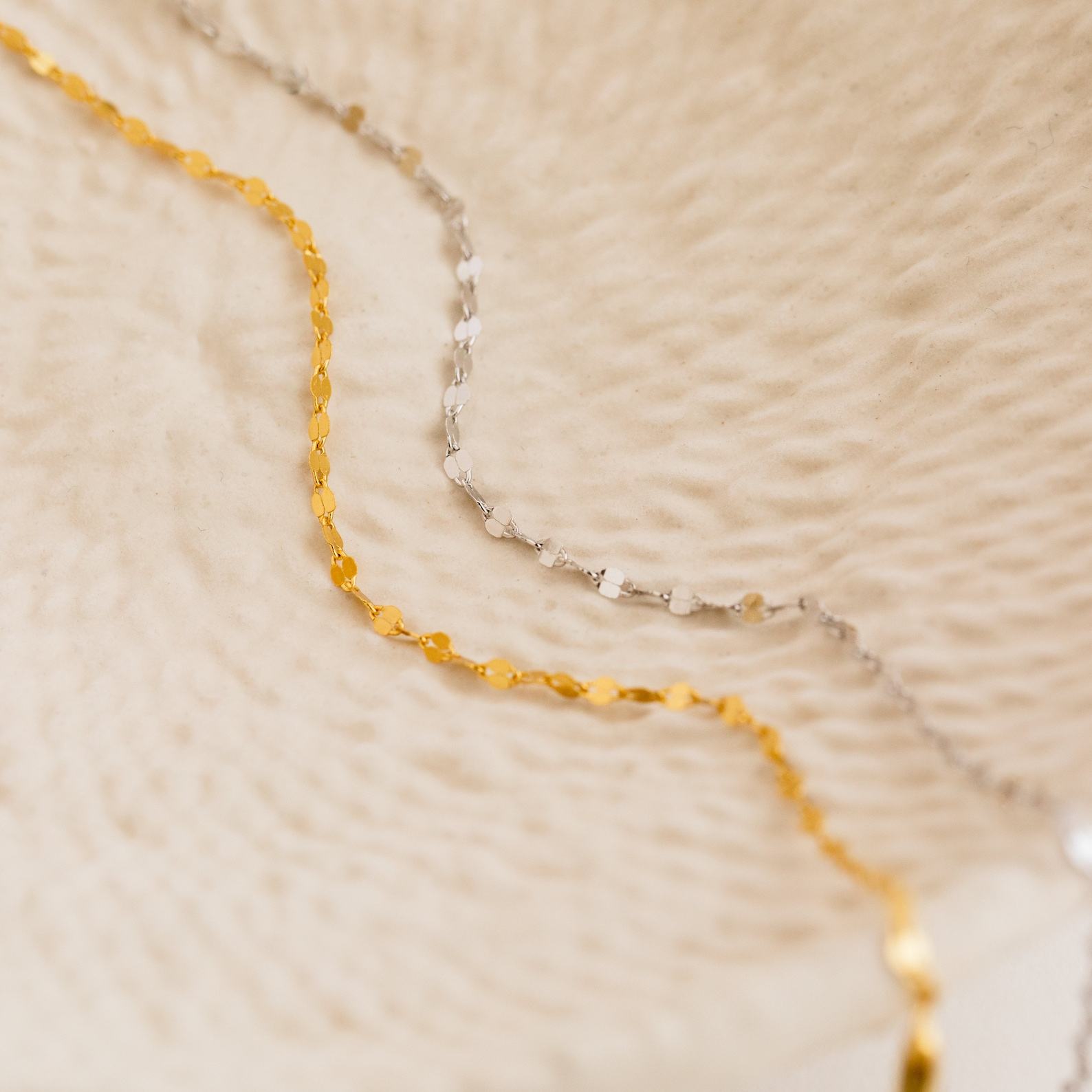 Oval Chain Bracelet Minimalist Elegance for Everyday Style