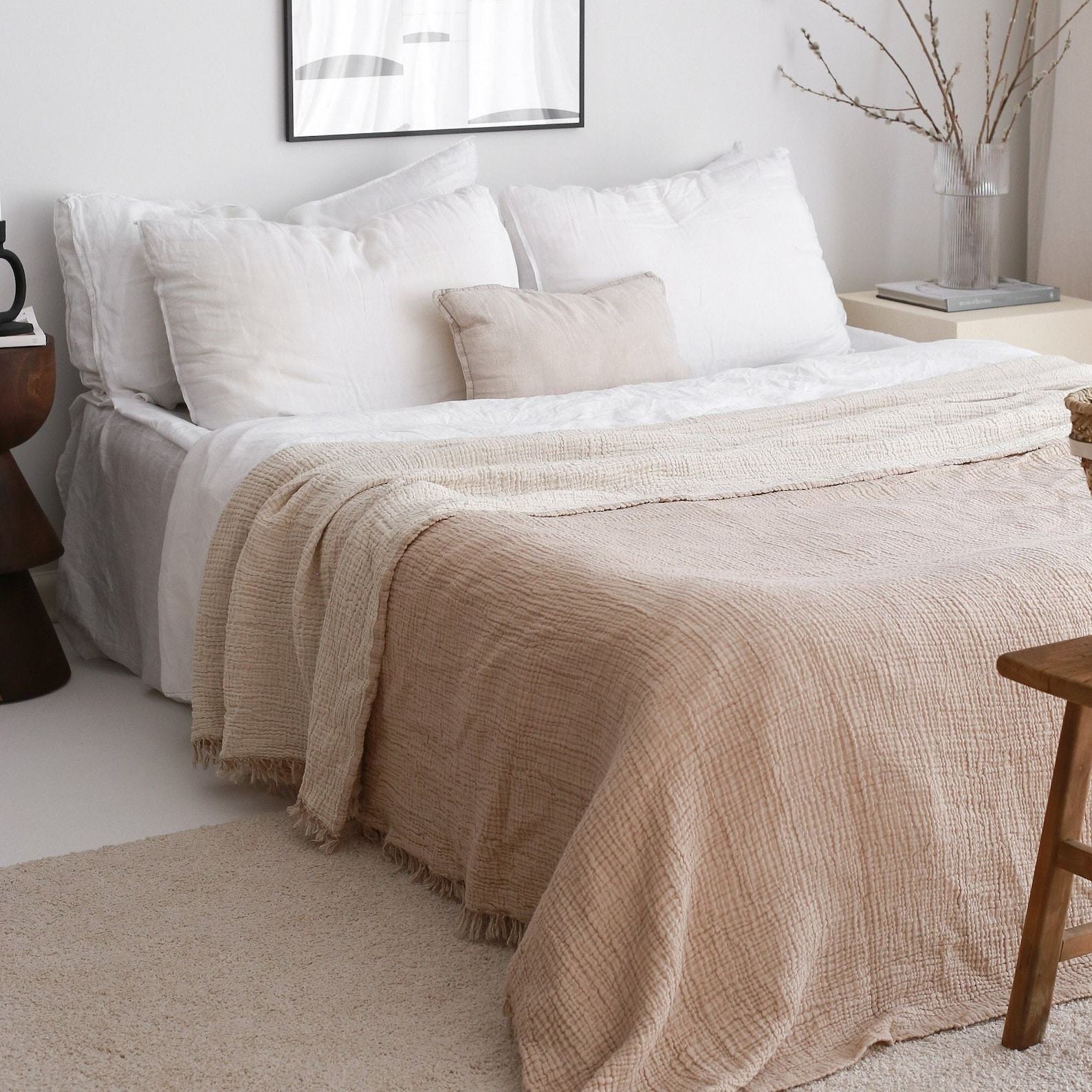 Oversized King Muslin Bedspread Luxurious Gauze Cotton Throw Blanket for Summer Comfort