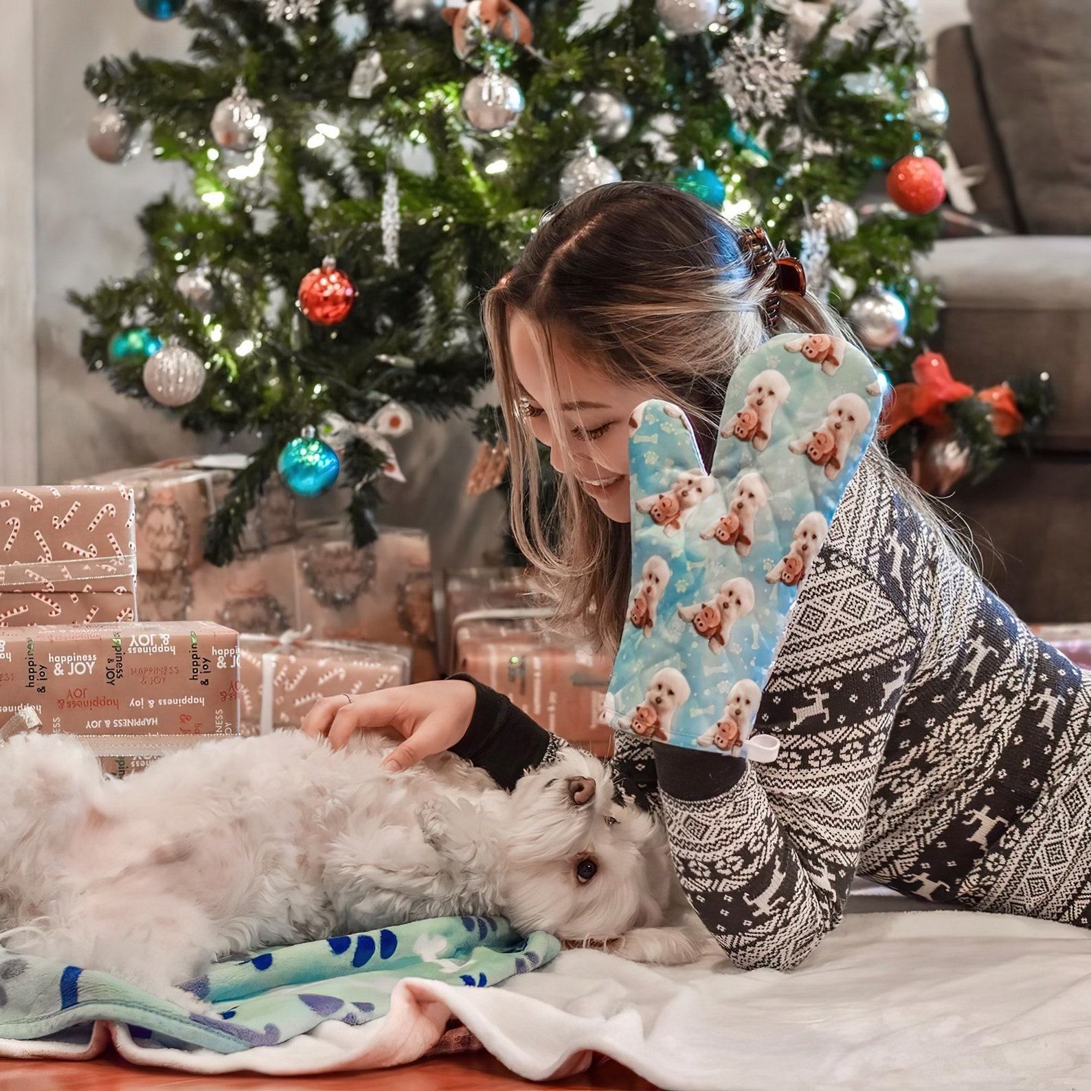 Paw-some Personalized Oven Mitts Put Your Furry Friend on Display