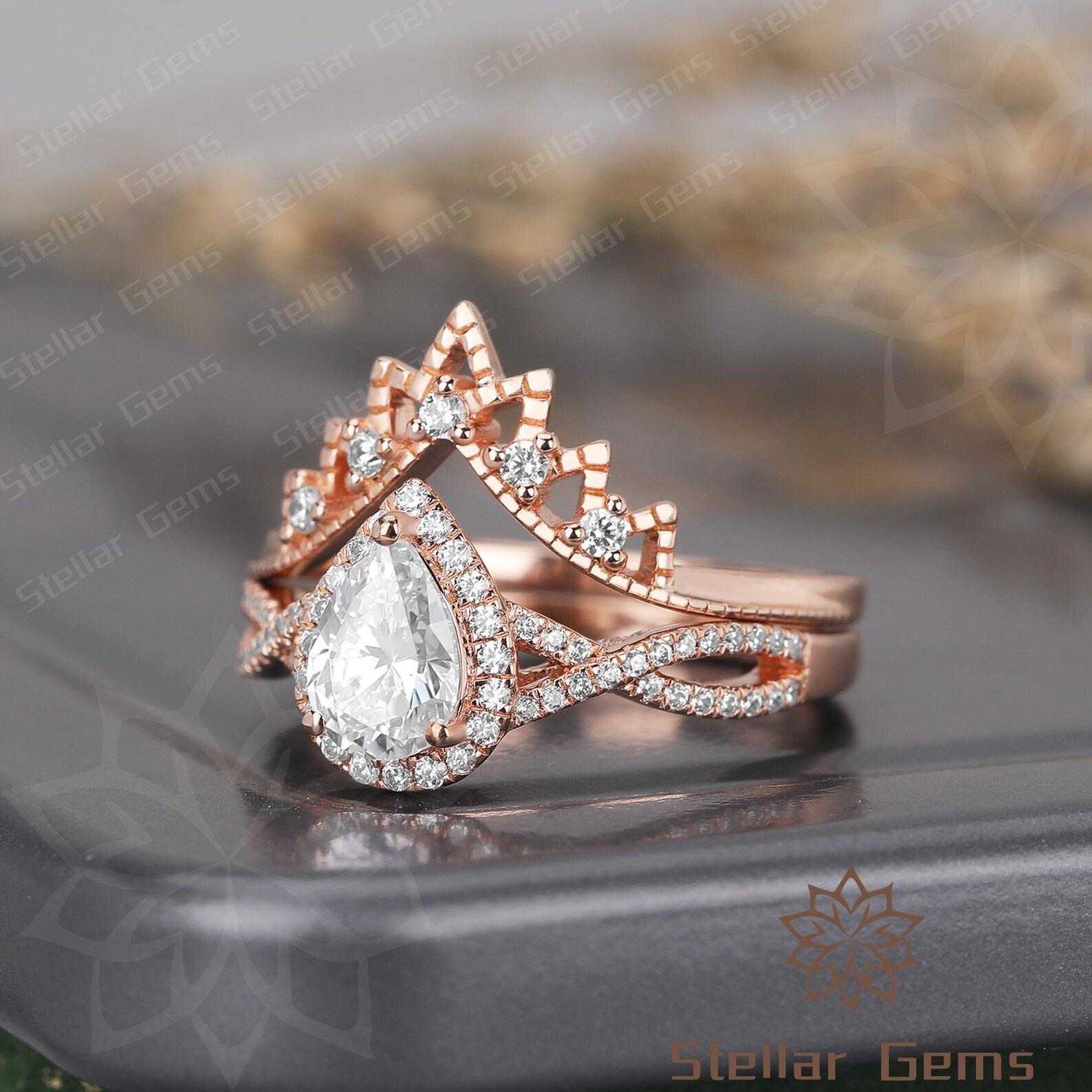 Pear Moissanite Bridal Ring Crown-Shaped Cluster of 14K Solid Gold, Promise or Wedding Band, Art Deco Stacking Ring, Item for Girlfriend
