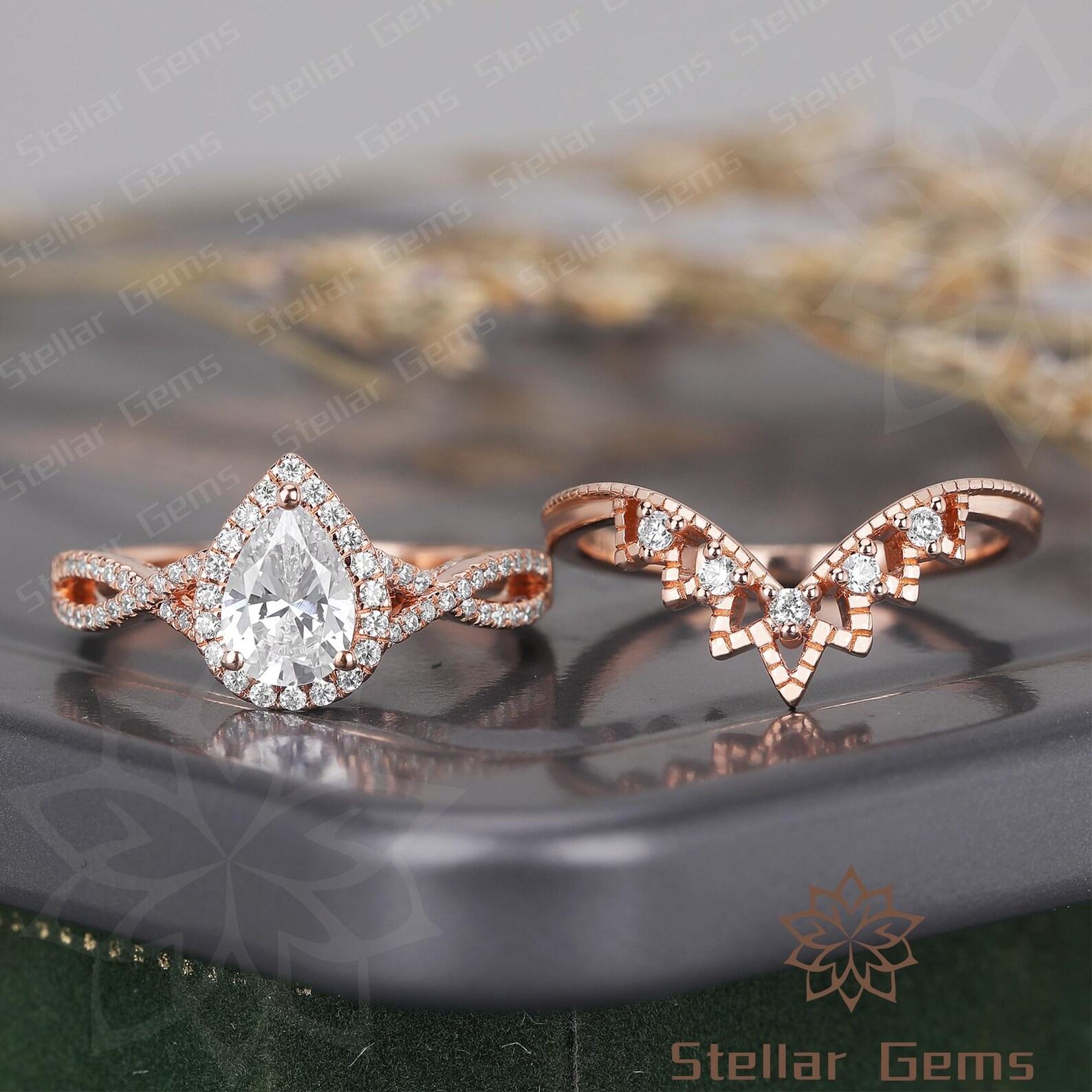 Pear Moissanite Bridal Ring Crown-Shaped Cluster of 14K Solid Gold, Promise or Wedding Band, Art Deco Stacking Ring, Item for Girlfriend