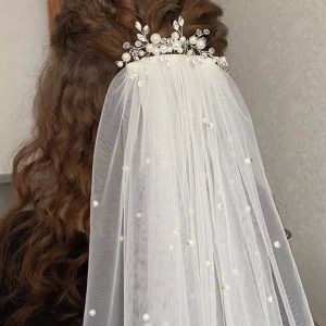 Pearlescent Elegance Bridal Veils Adorned with Shimmering Pearls