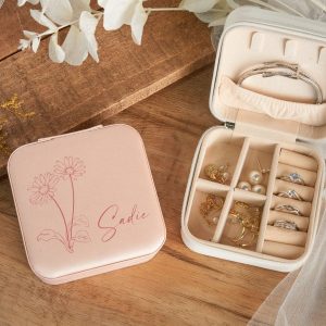 Personalized Birth Flower Jewelry Travel Box A Cherished Keepsake for Bridesmaids and Loved Ones