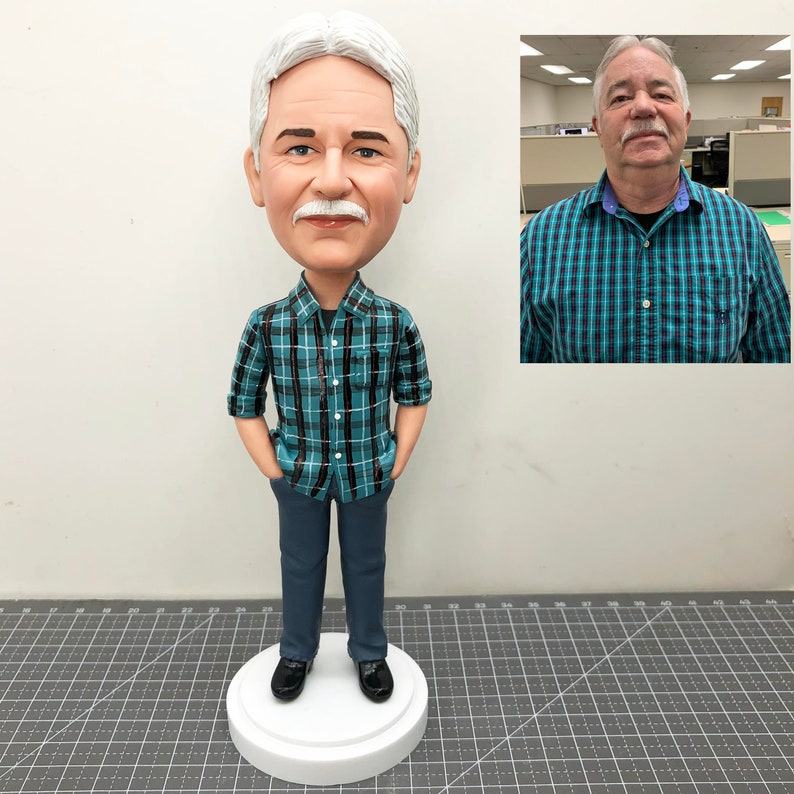 Personalized Bobbleheads Create Unique Items for Grandfathers, Bosses, Fathers, and More