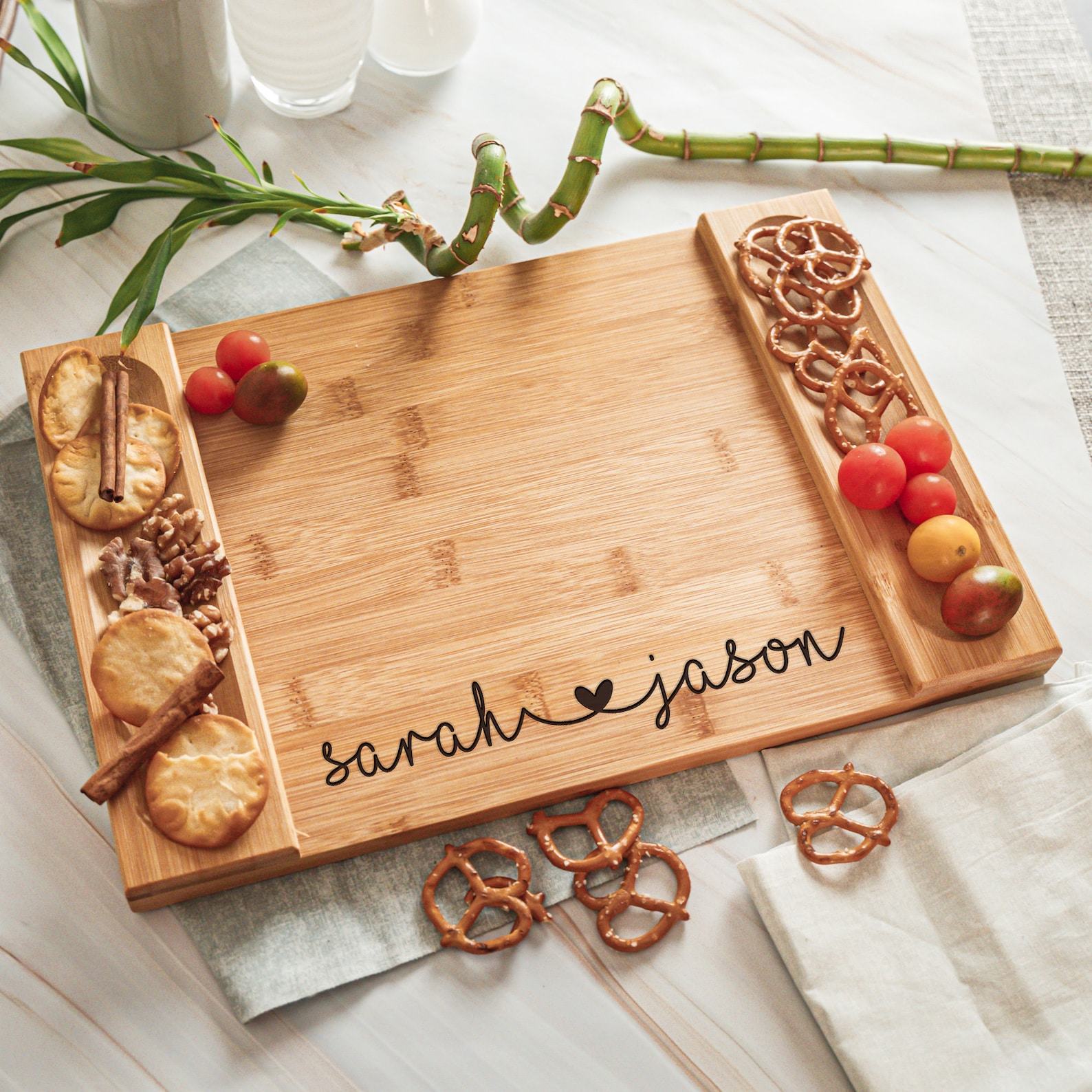 Personalized Cutting Board A Cherished Item for Weddings, Anniversaries, and Special Occasions