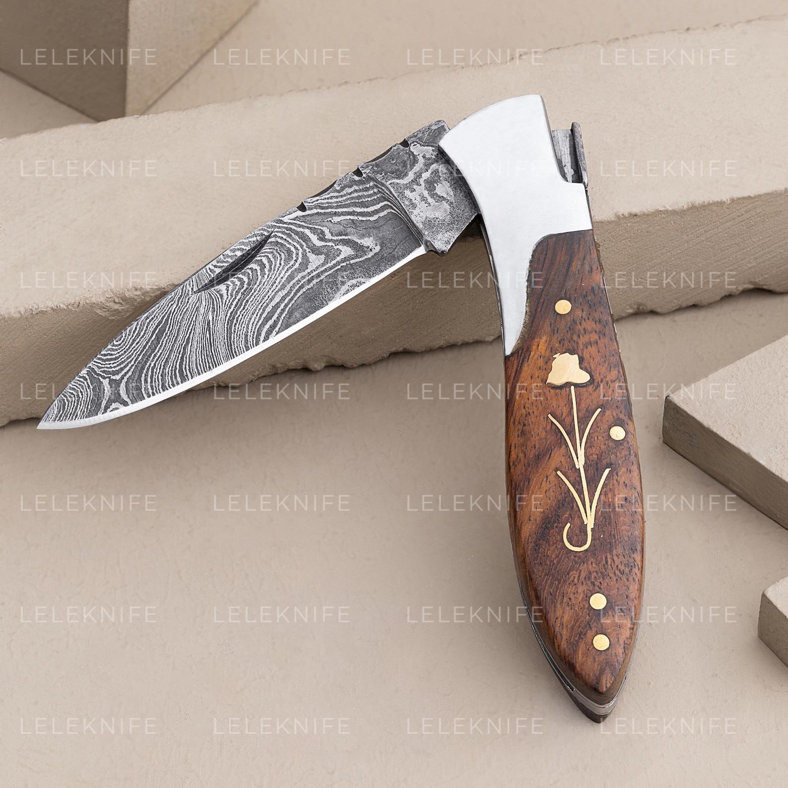 Personalized Damascus Steel Pocket Knife A Timeless Item for Special Occasions