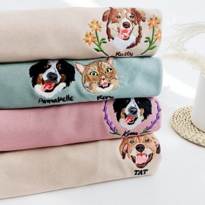 Personalized Dog/Cat Face Embroidered Sweatshirt A Unique Item for Pet Lovers
