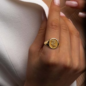 Personalized Floral Signet Ring Birth Flower and Sunflower, Delicate Pinky Ring for Women