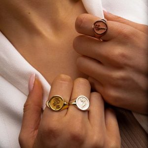 Personalized Floral Signet Ring Birth Flower and Sunflower, Delicate Pinky Ring for Women