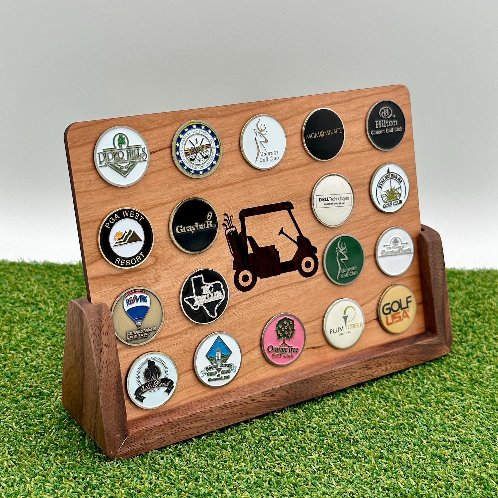 Personalized Golf Ball Marker Display The Interesting  Item for Golf Enthusiasts