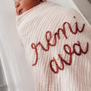 Personalized Hand Embroidered Baby Swaddle Blanket Soft, Breathable Cotton Muslin for a Cozy and Cherished Keepsake