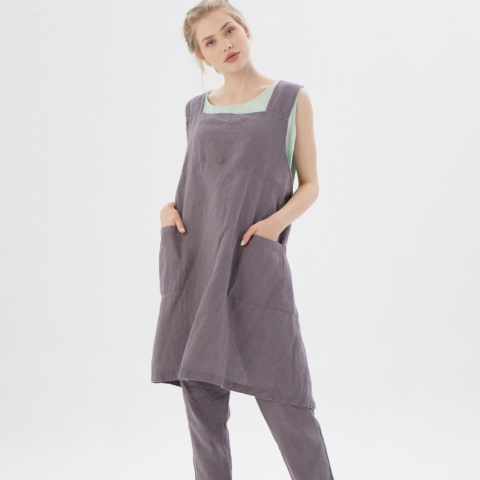 Personalized Japanese Linen Cross-Back Apron with Pockets A Stylish and Practical Item for Home Chefs