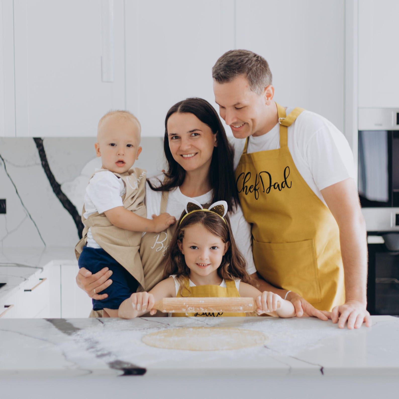 Personalized Kids Apron – Custom Cooking Apron for Little Chefs – Matching Mom & Me Aprons – Birthday Present