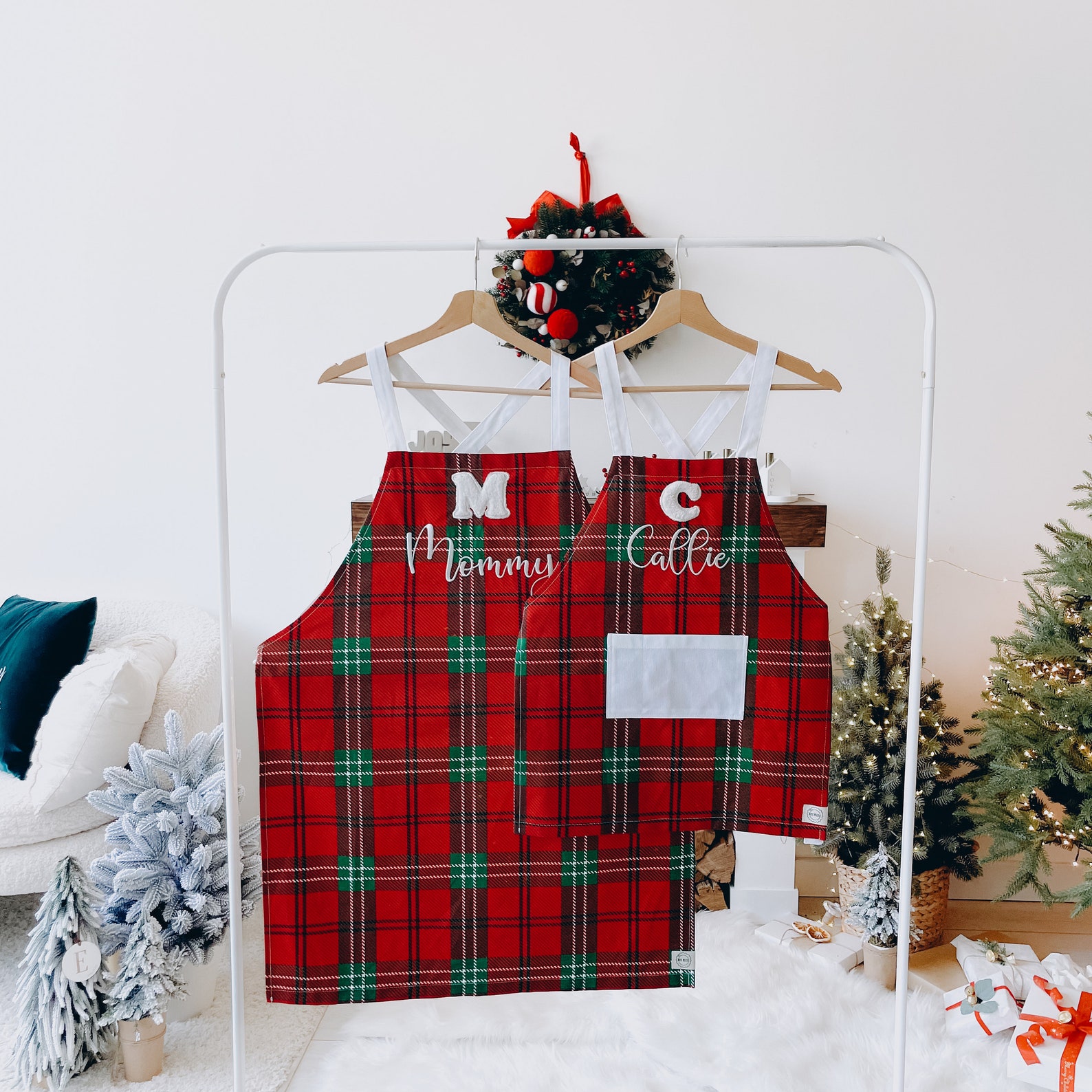 Personalized Kids Apron  Cute Embroidered Cooking Present Set for Toddlers – Waterproof & Custom!