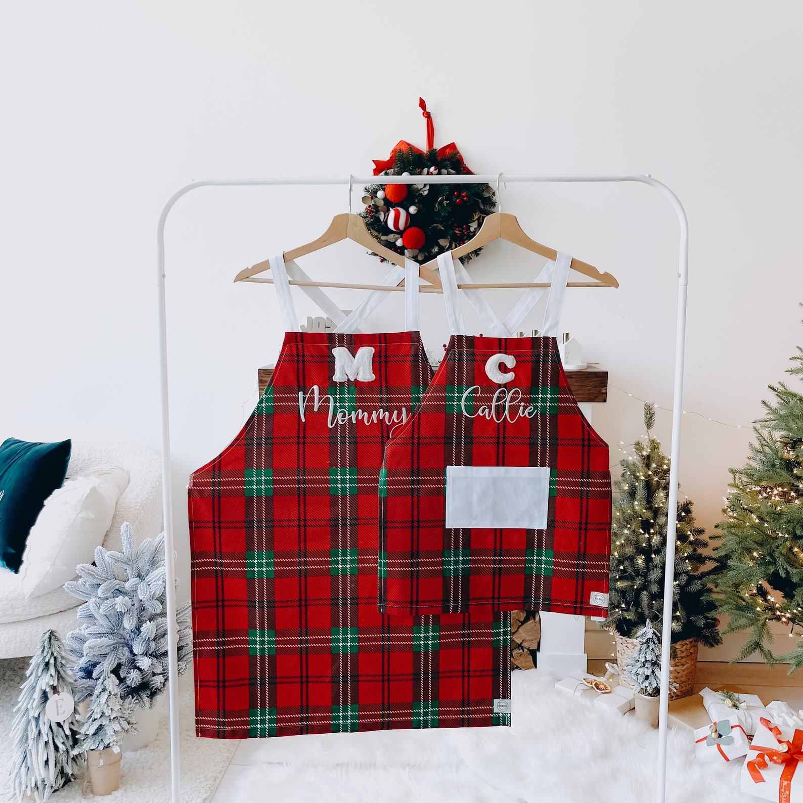 Personalized Kids Apron Set – Embroidered Chef Apron for Girls – Custom Christmas & Birthday Present