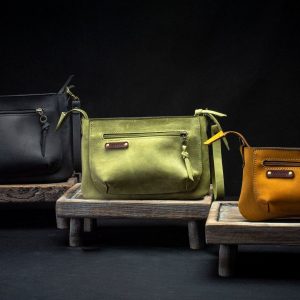 Personalized Leather Clutch The Perfect Travel Companion for Makeup and Essentials