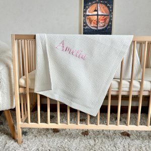 Personalized Muslin Waffle Blanket Embroidered Name for Baby Girl, Perfect for Baby Showers and Newborns