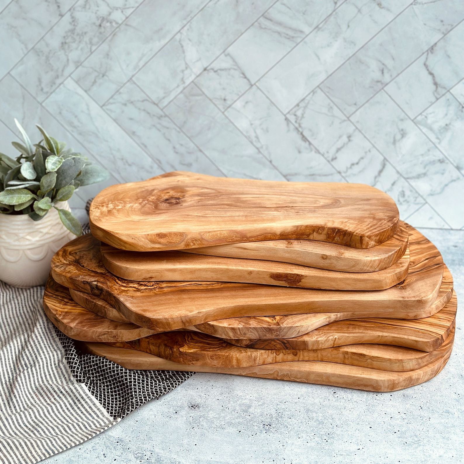Personalized Olive Wood Charcuterie Board A Timeless Item for Special Occasions