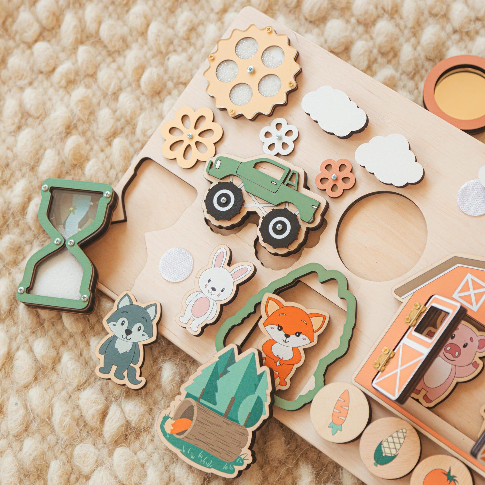 Personalized Safari Busy Board – Montessori Sensory Toy for Toddlers – 1st Birthday & Easter Present