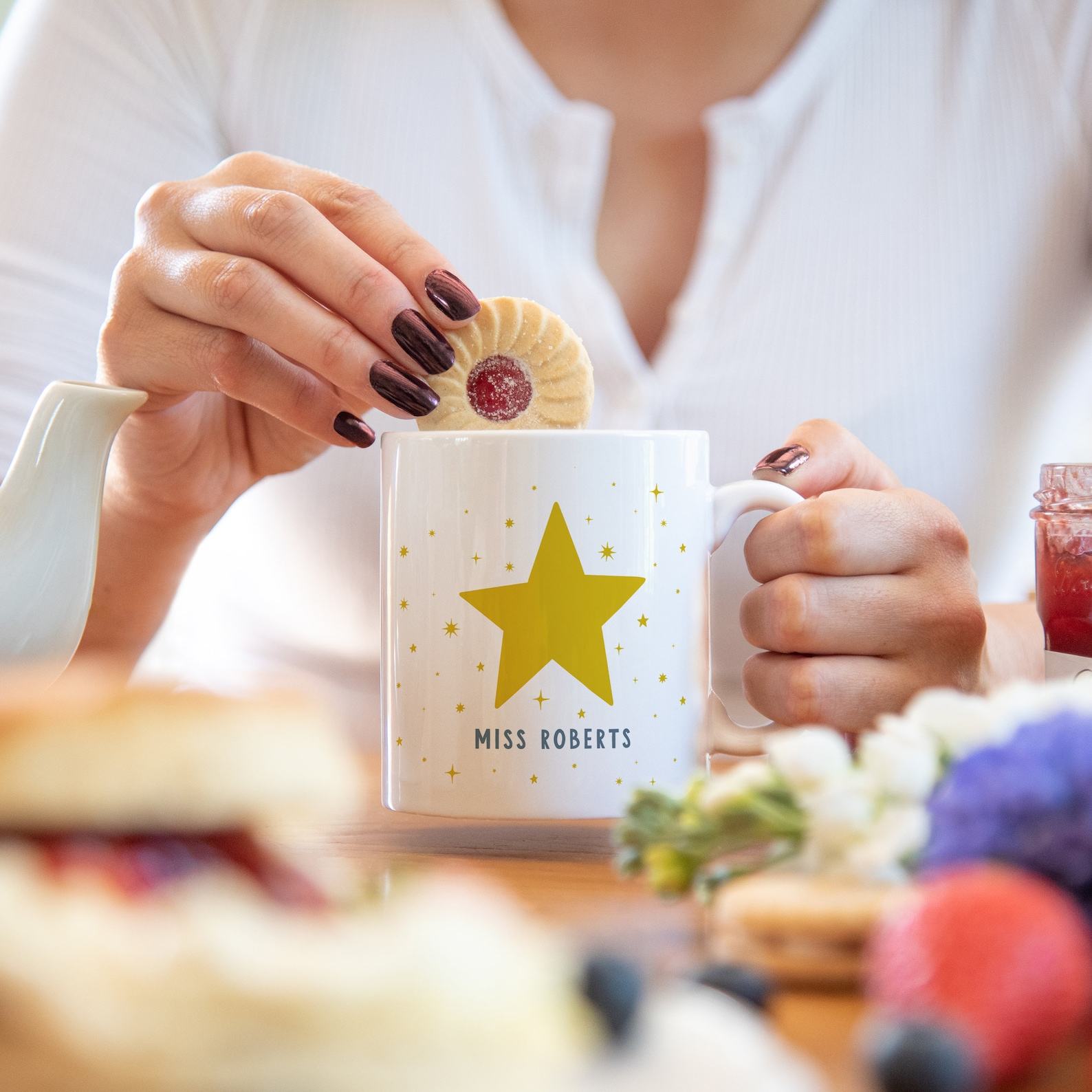 Personalized Teacher Mug Express Your Appreciation with a Rainbow or Star Design