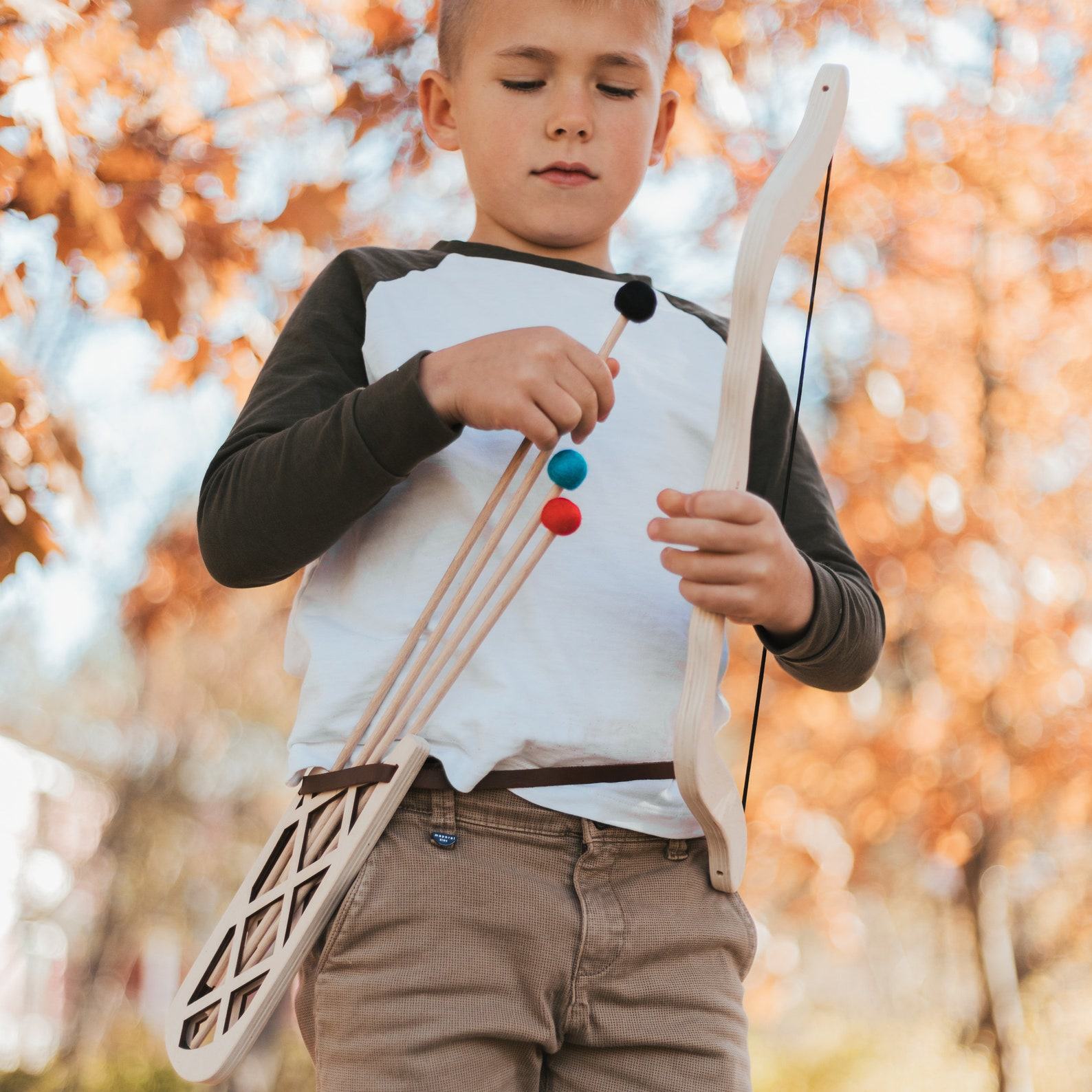 Personalized Wooden Archery Set for Kids & Adults – Engraved Bow & Arrows – Family Fun!