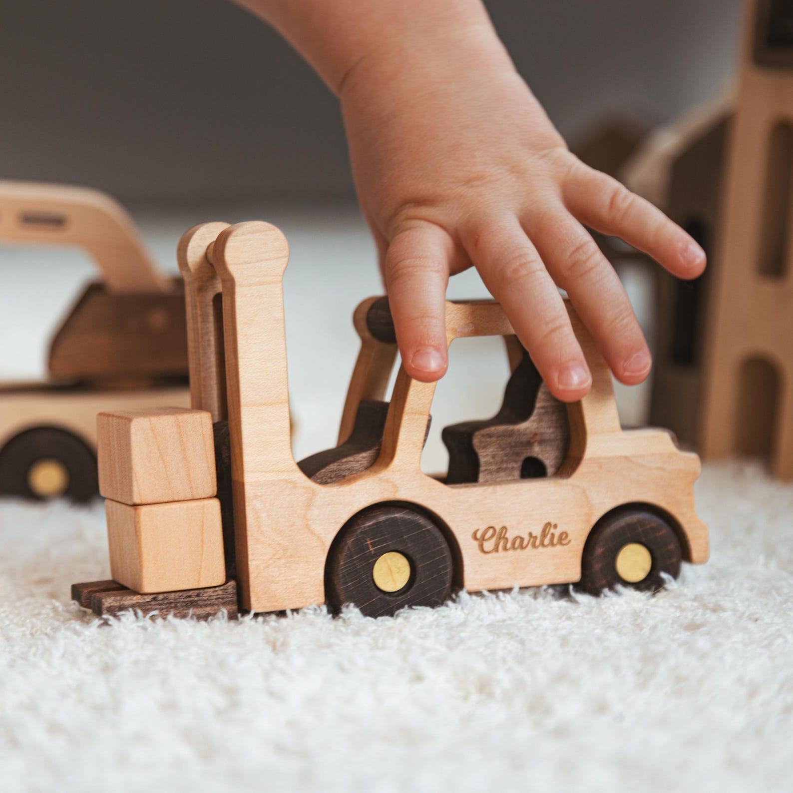 Personalized Wooden Excavator Toy – Handmade Montessori Construction Vehicle for Toddlers – Birthday & Easter Present