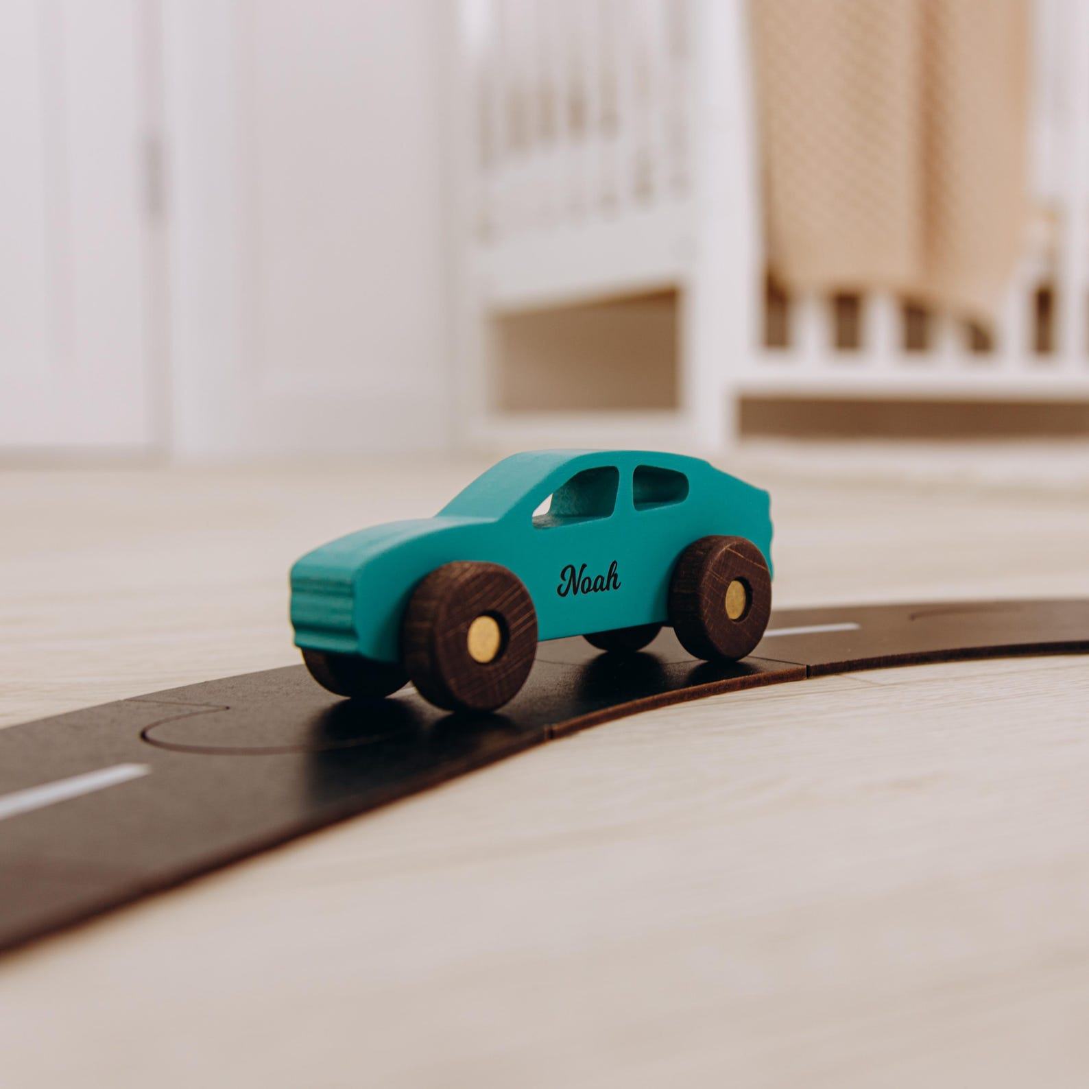 Personalized Wooden Jeep Toy Car Set – Baby Boy 1st Birthday Present – Sensory & Keepsake – Christmas Present for Toddlers