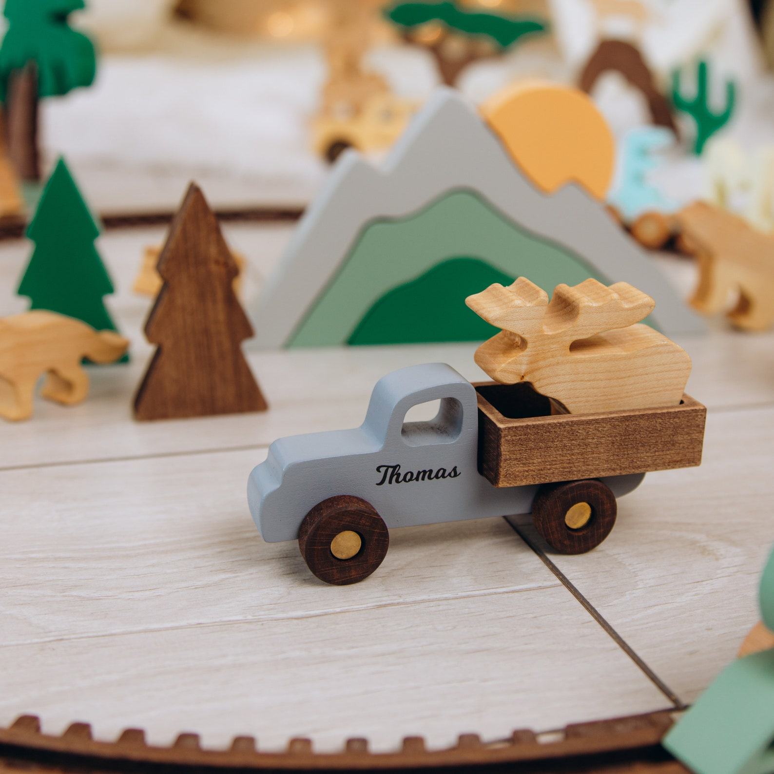 Personalized Wooden Toy Tractor for Toddlers – Farm Animals, First Christmas Present (PS1111)