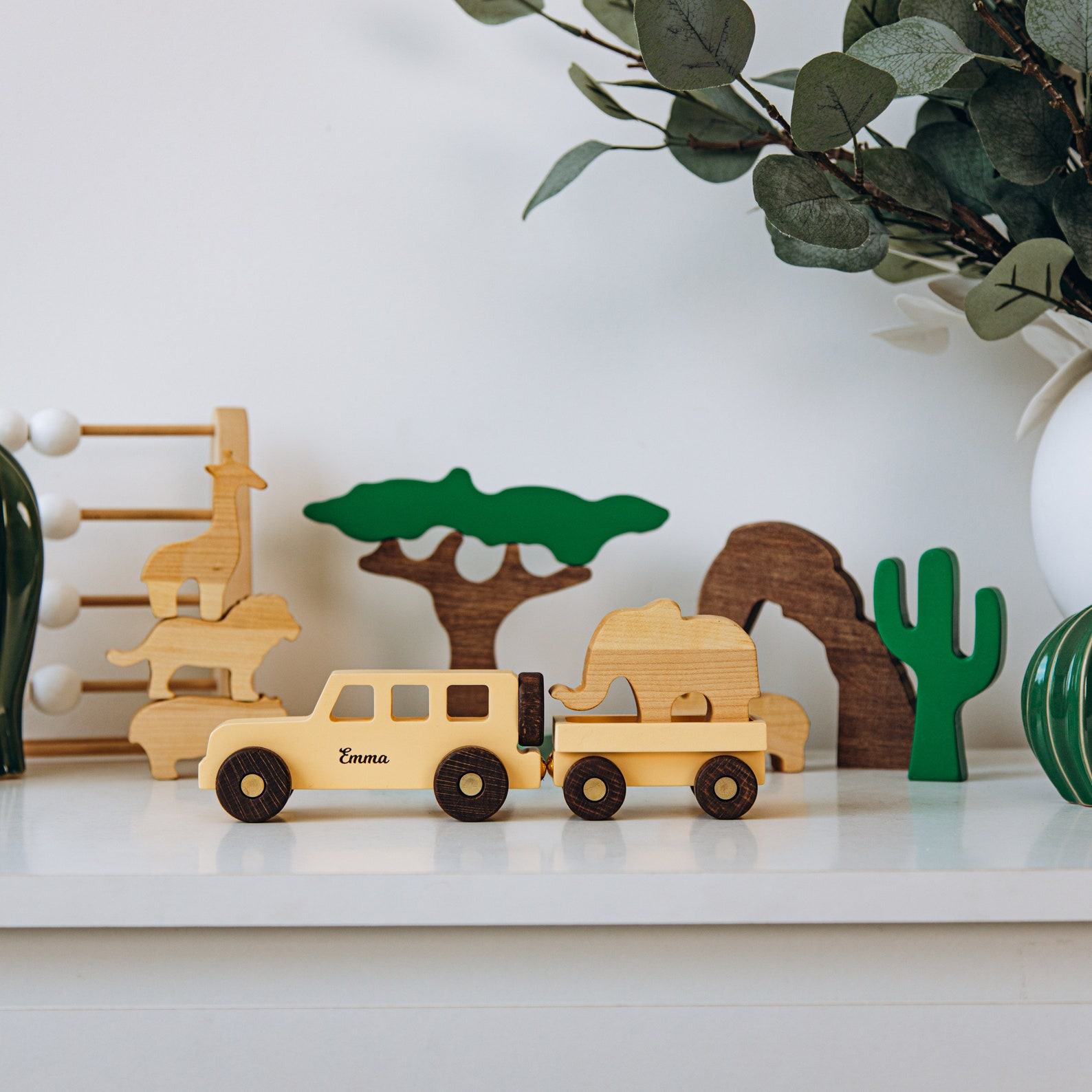 Personalized Wooden Tractor Toy with Animals – Custom Name Present for Toddlers & 2 Year Olds