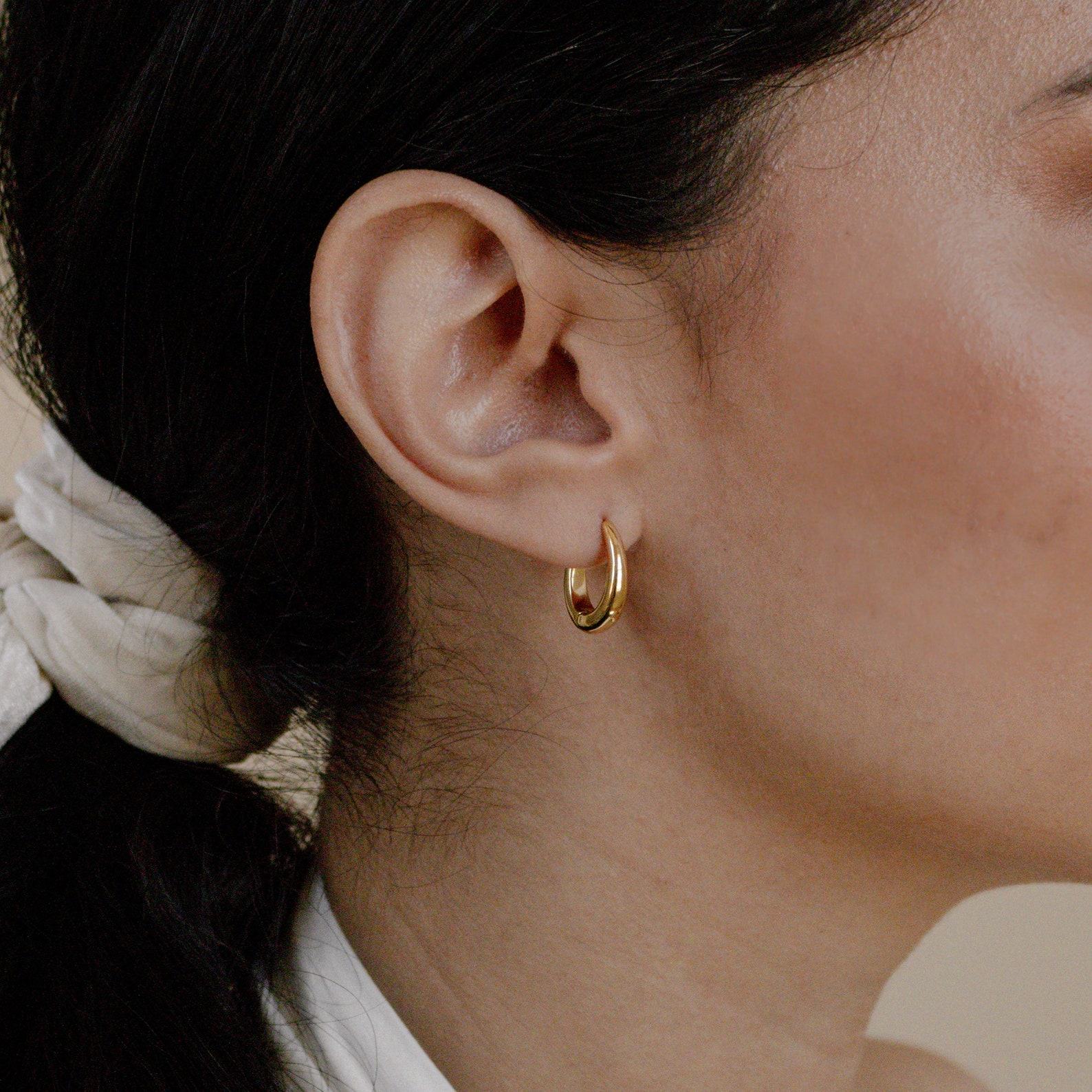 Petite Gold Hoops Elevate Your Style with Caitlyn Minimalist’s Oval Hoops