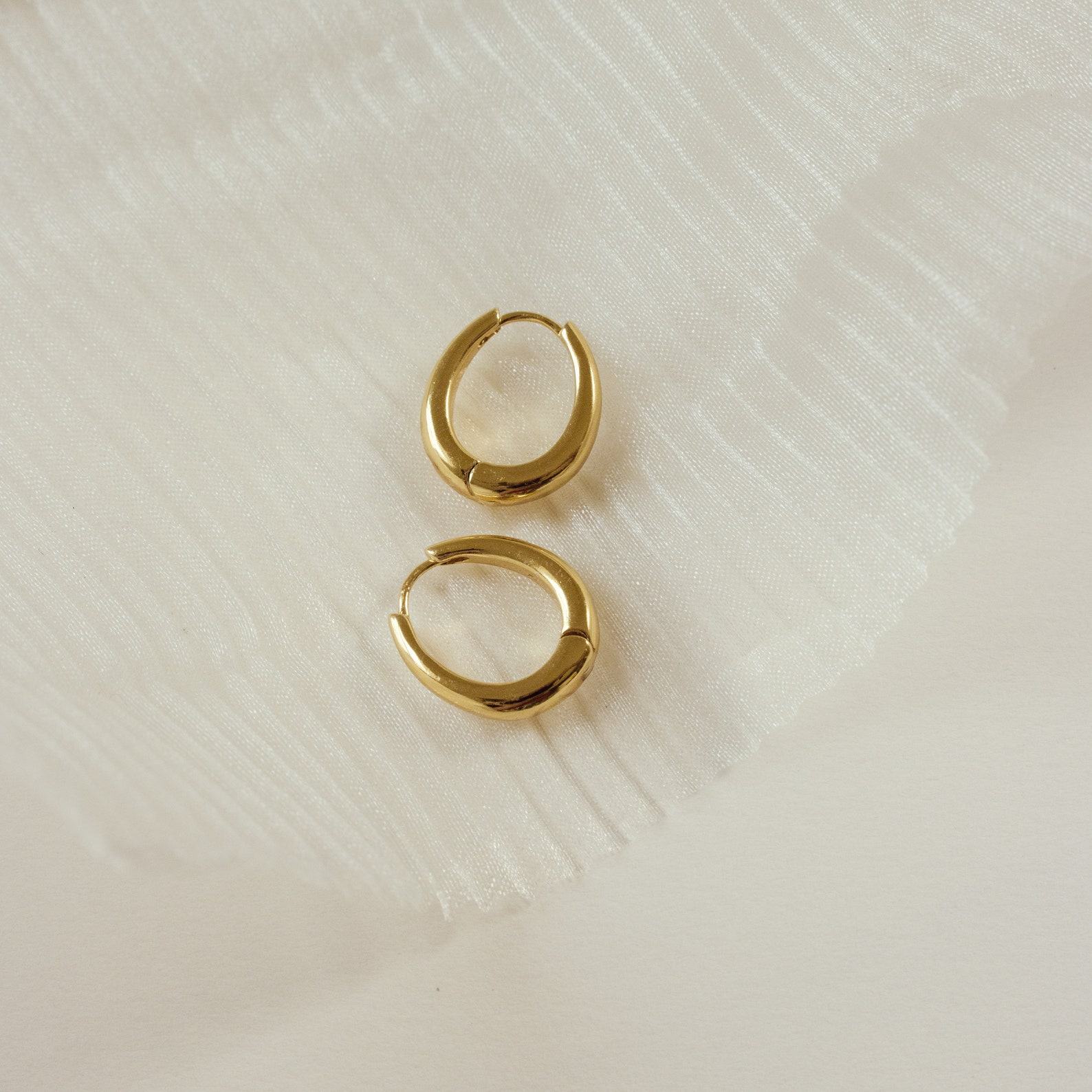 Petite Gold Hoops Elevate Your Style with Caitlyn Minimalist’s Oval Hoops