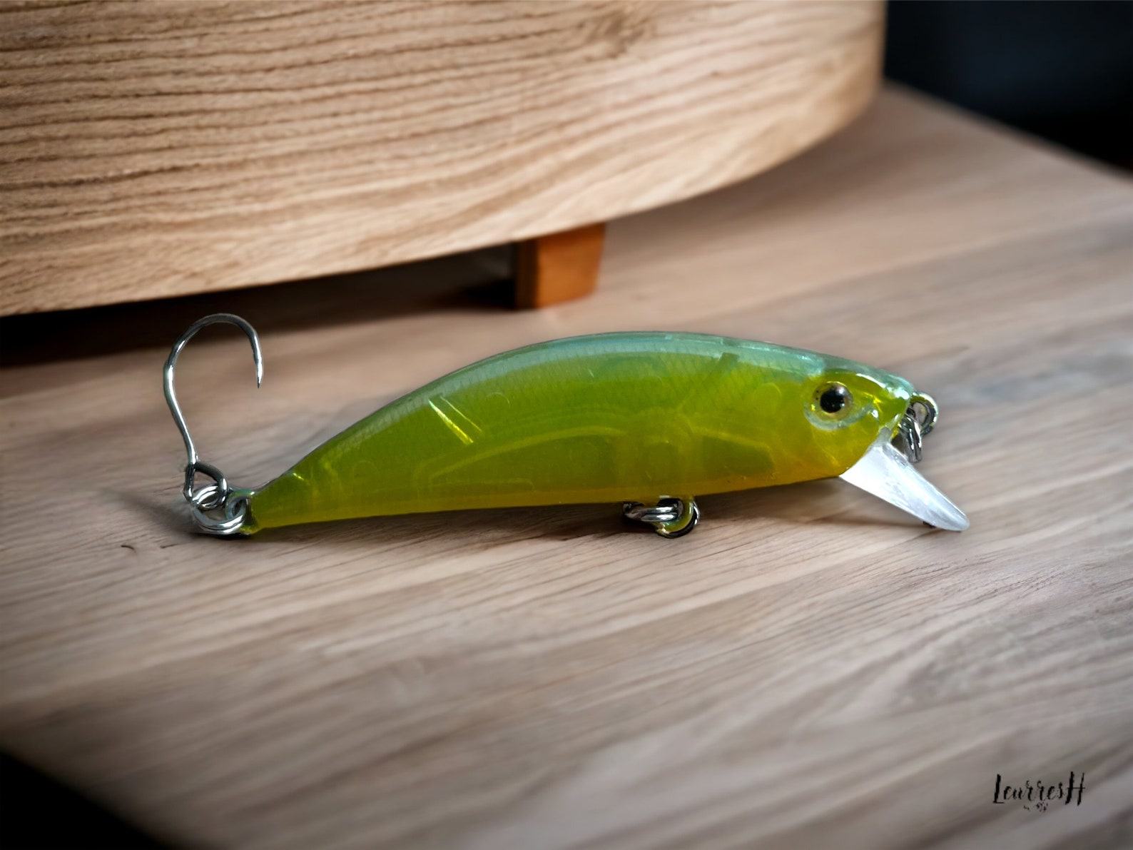 Phoxy Minnow Handcrafted Electro Lime Trout Lure for Anglers - Image 4