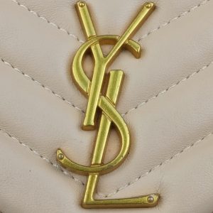 Pre-Loved Saint Laurent Loulou Medium Shoulder Bag Timeless Elegance for the Discerning Fashionista