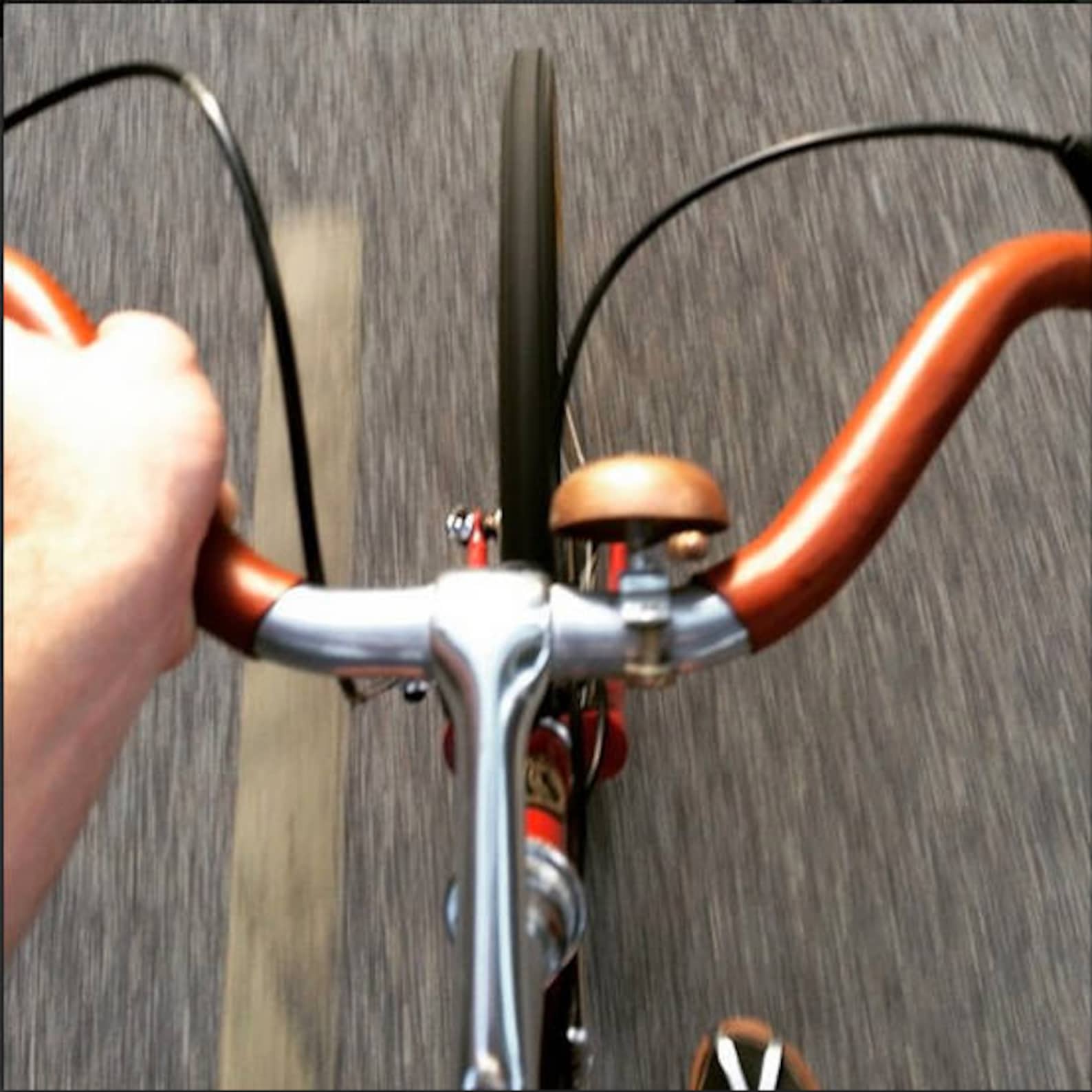 Premium Leather Bicycle Handlebar Wraps Enhance Your Ride with Comfort and Style