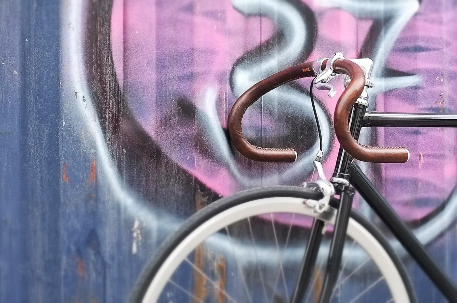 Premium Leather Bicycle Handlebar Wraps Enhance Your Ride with Comfort and Style - Image 4