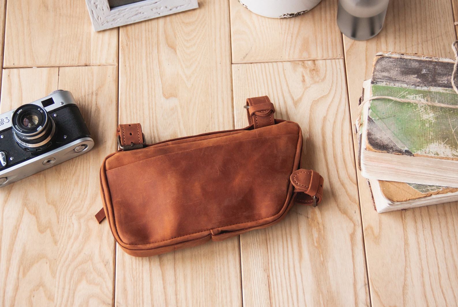 Premium Leather Bike Frame Bag Handmade Cycling Accessory for Style and Functionality - Image 2