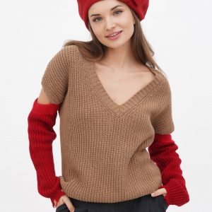 Ravishing Red French Wool Beret A Chic Winter Accessory for Fashion-Savvy Women