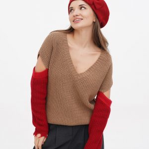 Ravishing Red French Wool Beret A Chic Winter Accessory for Fashion-Savvy Women