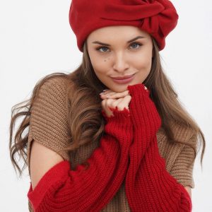 Ravishing Red French Wool Beret A Chic Winter Accessory for Fashion-Savvy Women