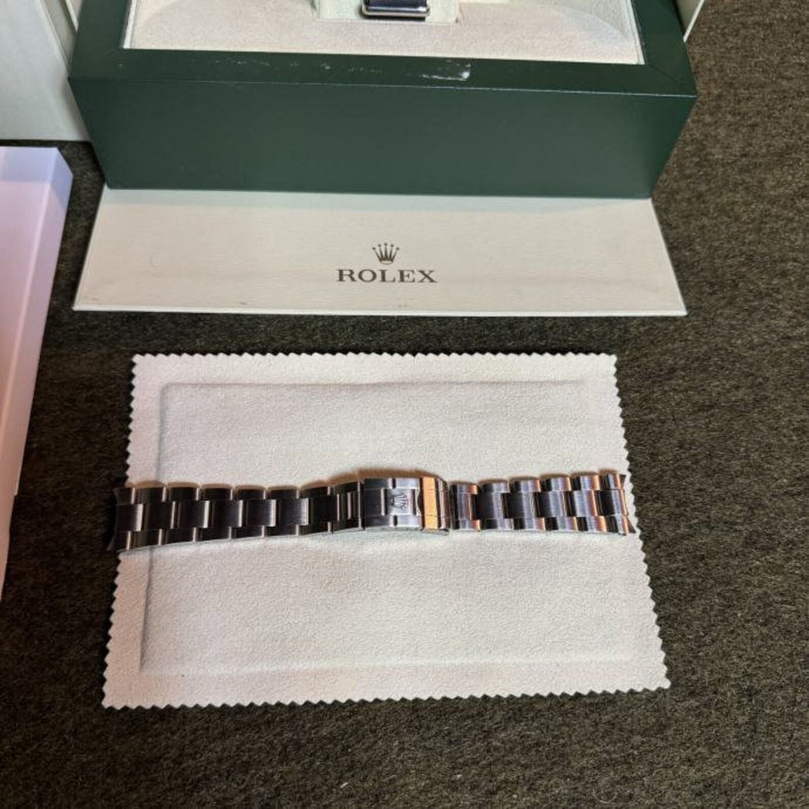 Rolex Explorer I The Timeless Classic for Adventurers and Explorers - Image 3