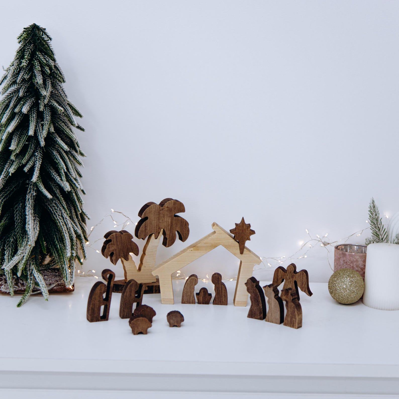 Rustic Wooden Nativity Scene Set – Christmas Manger Decor & Holiday Figurines