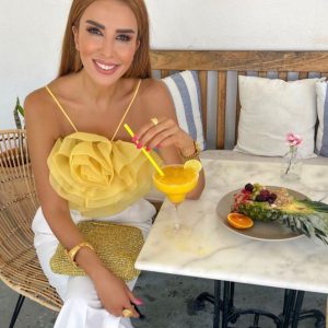 Shimmering Gold Raffia Clutch Elevate Your Summer Style with Luxury and Elegance