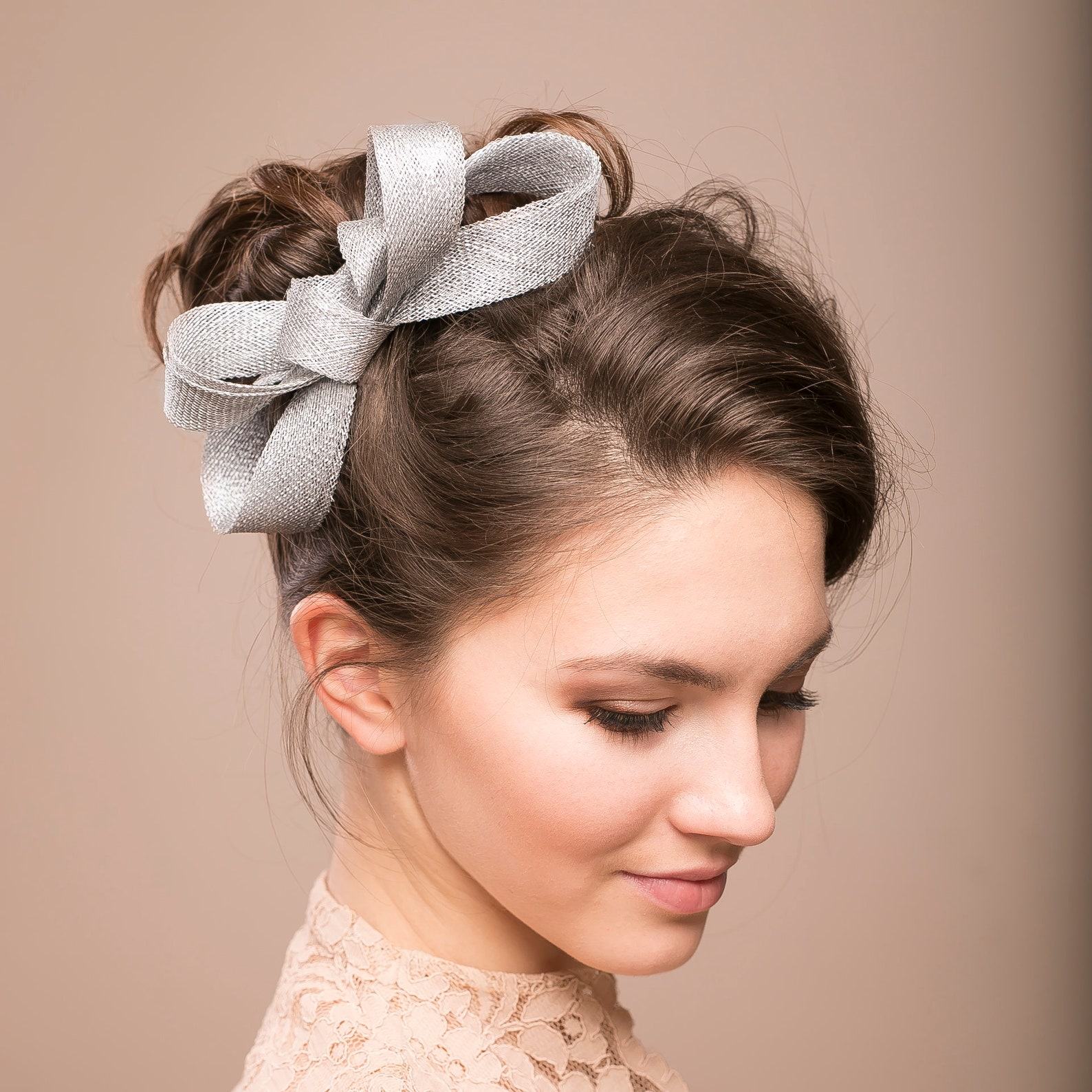 Silver Radiance Minimalist Fascinator for Bridal Elegance