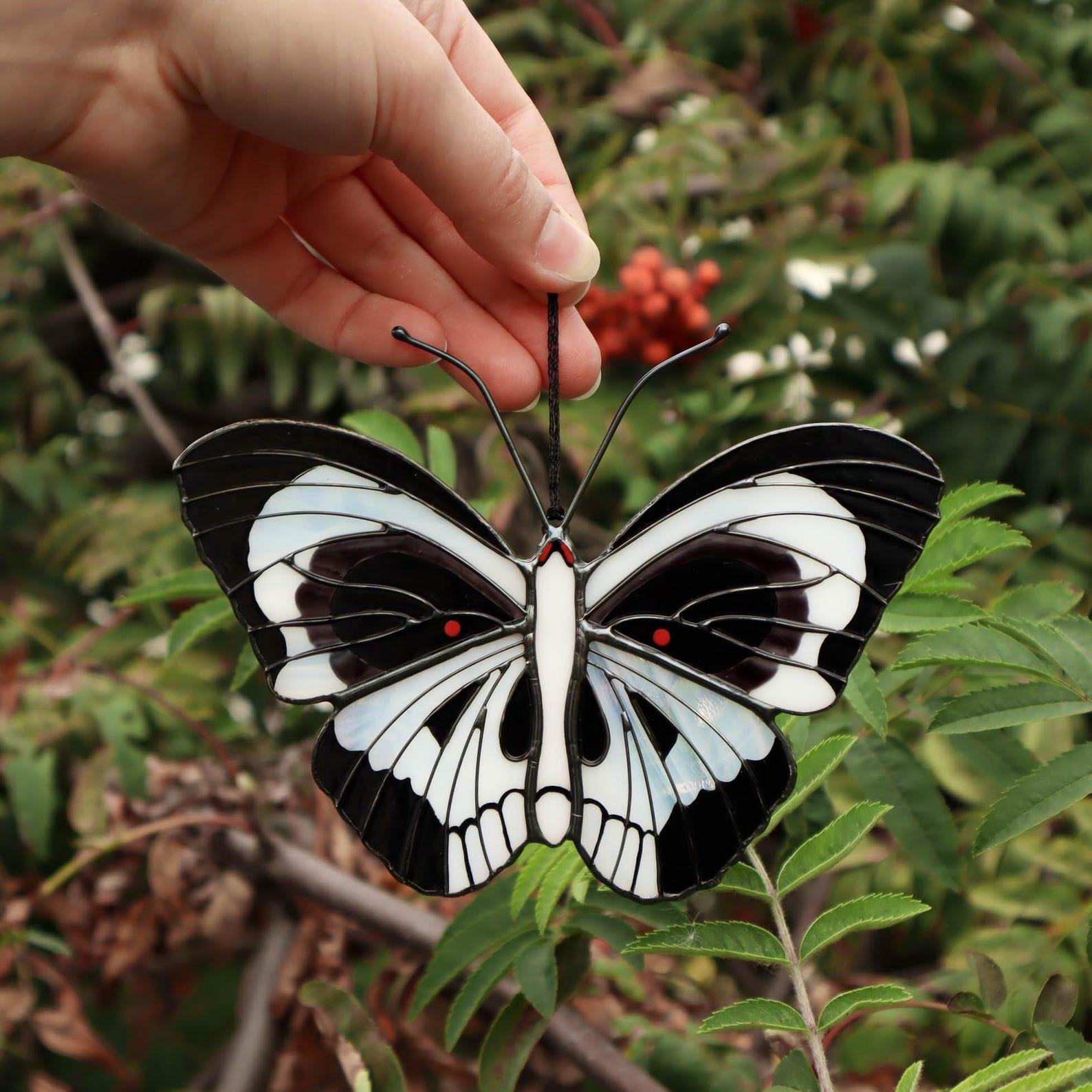 Skull Butterfly Suncatcher – Stained Glass Halloween & Fall Decor – Handmade Gothic Window Hanging