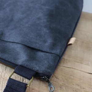 Spacious and Durable Crossbody Canvas Bag Your Perfect Companion for Everyday Adventures